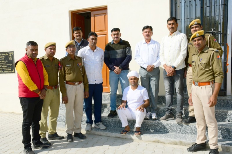 10 हजार किमी दौड़ी पुलिस टीमें, गुजरात से पकड़ा गया 25 हजार का ईनामी अपराधी लालबाबा