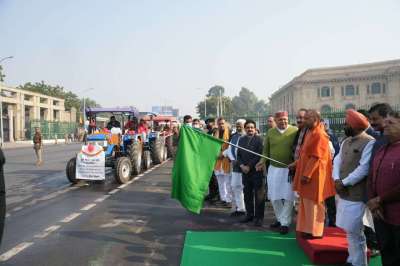 चौधरी चरण सिंह के जन्मदिन पर मुख्यमंत्री ने किया किया याद, देखे तस्वीरें
