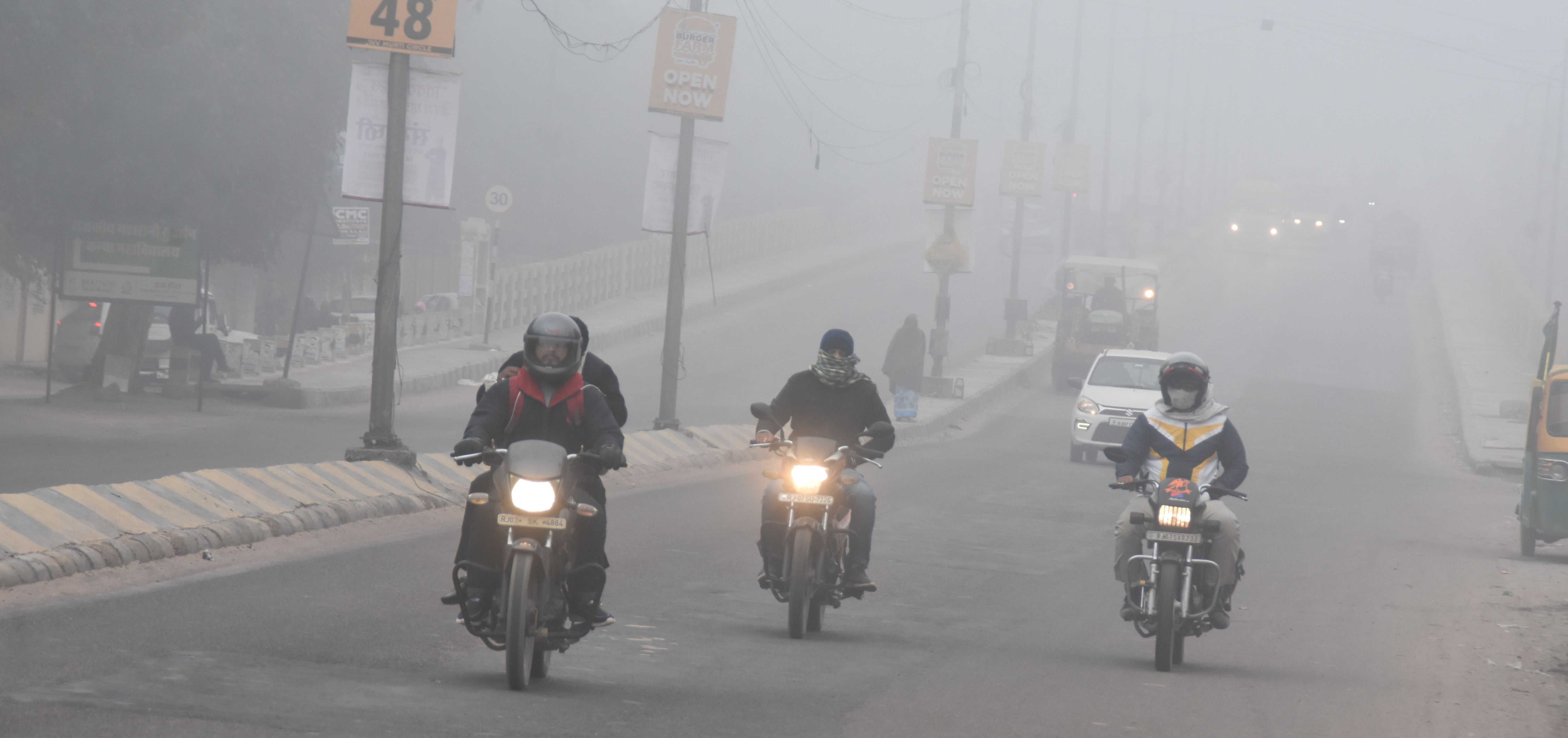 बीकानेर : दिन भी रहा सर्द, घने कोहरे की चेतावनी
