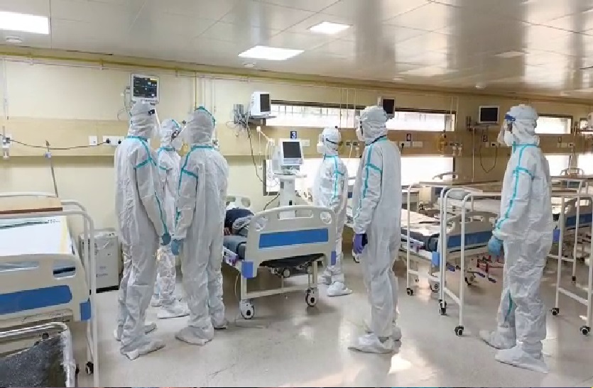 देवास जिला अस्पताल में आया कोरोना का मरीज, मचा हड़कंप- video mock drill