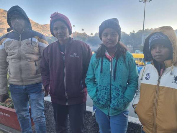 PHOTO STORY: राजस्थान का हिल स्टेशन शीतलहर की चपेट में, चहुंओर बिछी बर्फ की चादर, देखें तस्वीरें...