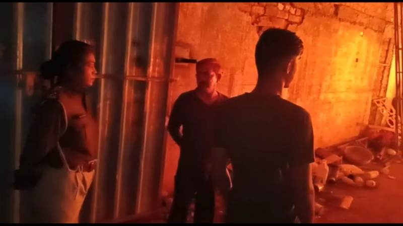 Fierce fire broke out in the tent house's godown, burning goods