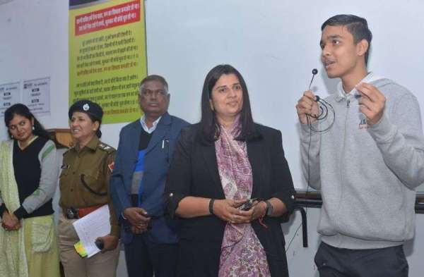 मंजिलें उन्हीं को मिलती हैं, जिनके सपनों में जान होती है...