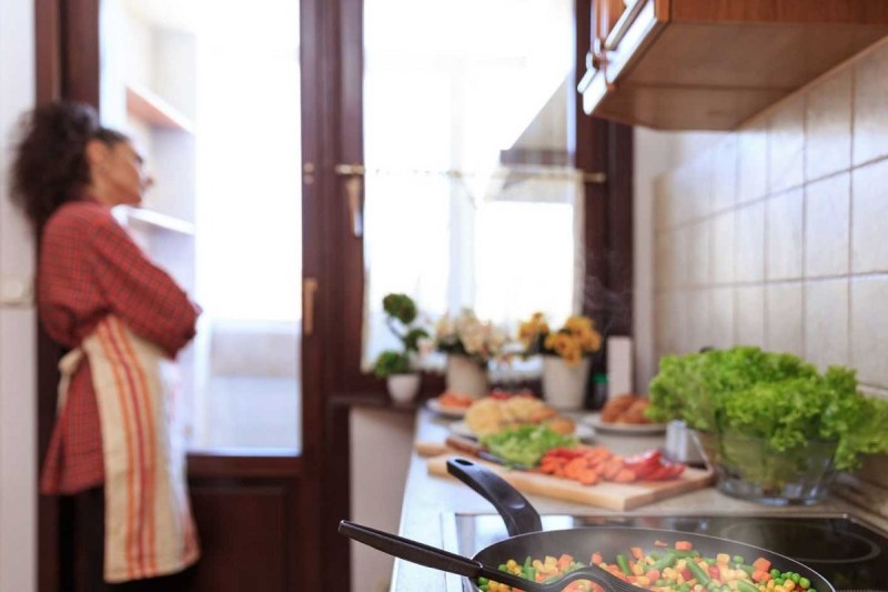 Woman says husband grades food she cooks and orders pizza if meals get an 'F' grade