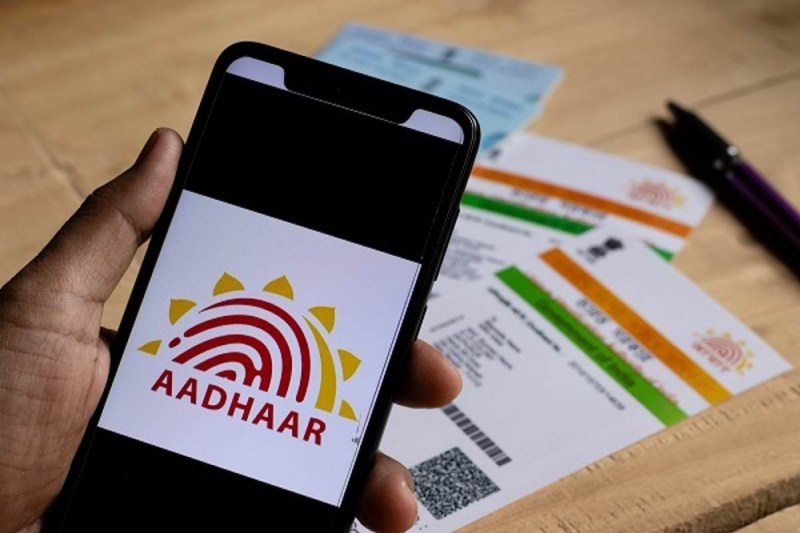 now-aadhaar-holders-can-update-addresses-online-with-consent-of-head-of-family.jpg