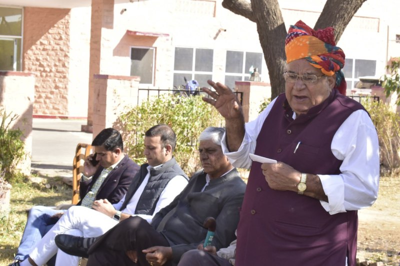 पत्रकारों से बातचीत