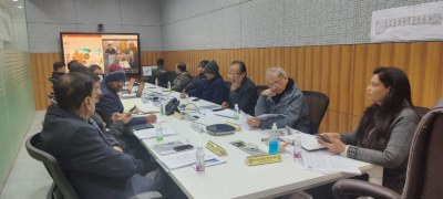 यूटीलिटी डक्ट बनाने नहीं मिल पा रही जगह कलेक्टर बोले ऊपर से ले जाएं केबल