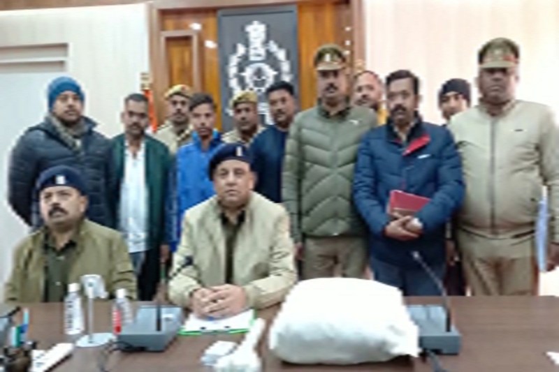 मैं गर्लफ्रेंड के साथ था, घर में किसी से मत कहना, छोटे भाई ने घर में बता दी बात तो हथौड़े से कर दी हत्या