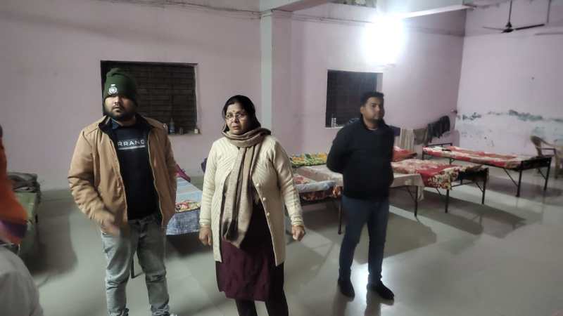 खाली मिला आश्रत स्थल, पलंगों पर नहीं थे कंबल