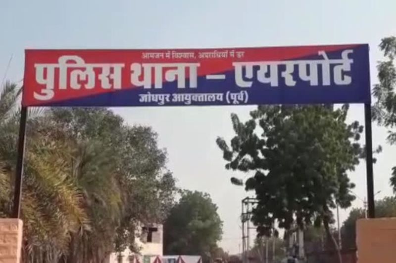 Hightech theft : कार लेकर आए और डम्पर चुरा ले गए