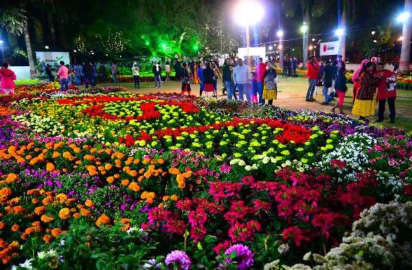 तीन दिवसीय फल, फूल व सब्जियों की प्रदर्शनी की शुरुआत