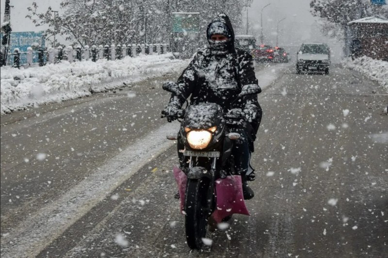 motorcycle_ride_in_winter.jpg