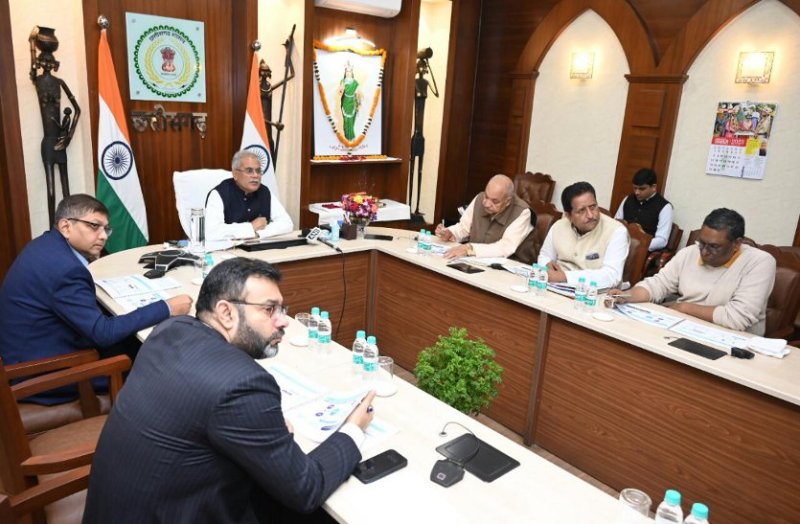 CM बघेल ने 7 करोड़ ०5 लाख रुपए गोधन न्याय योजना के हितग्राहियों को किए ट्रांसफर, प्रदेश के 25 जिलों में प्रारंभ होंगी गोबर पेंट बनाने की 37 यूनिटें