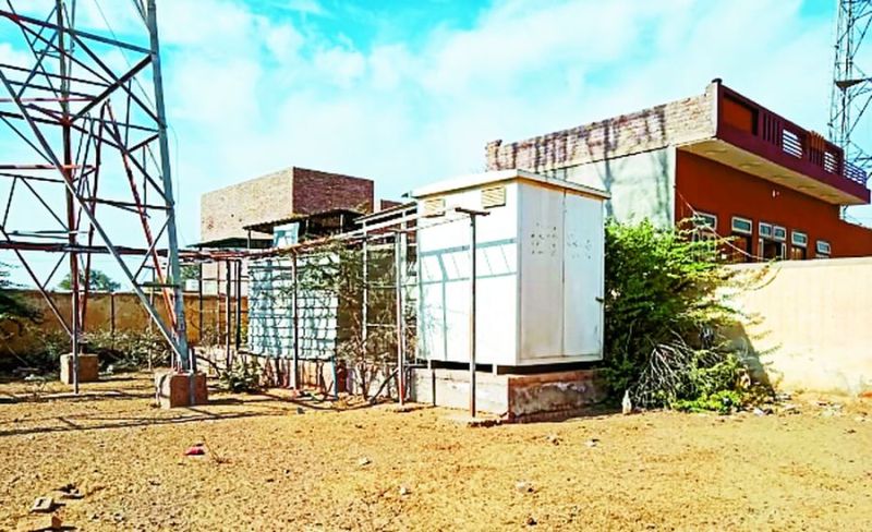 टावर के पास में रेंज नहीं, मोबाइल बने खिलौने