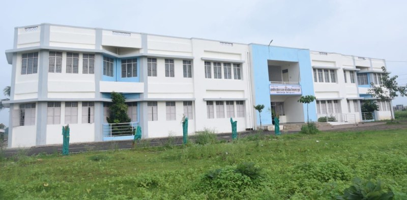 सीएम राइज स्कूल में व्यवस्थाएं बेहतर लेकिन परिवहन सुविधा के अभाव में चाहकर भी नहीं भेज पा रहे बच्चे