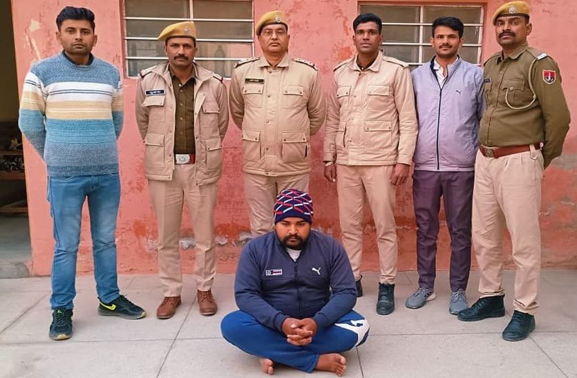 10 करोड़ के थे हेरोइन को दो पैकेट, तस्कर तलाश करने आया, तो यूं आया पकड़ में