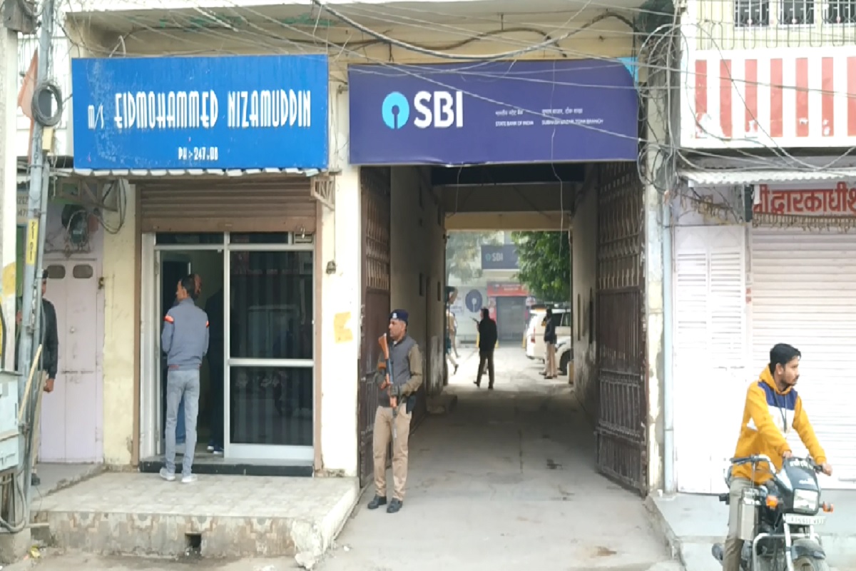 Tonk Income Tax Raid : बीड़ी निर्माता पर आयकर छापा, अधिकारियों से बदसलूकी, कानूनी कार्रवाई की तैयारी में विभाग