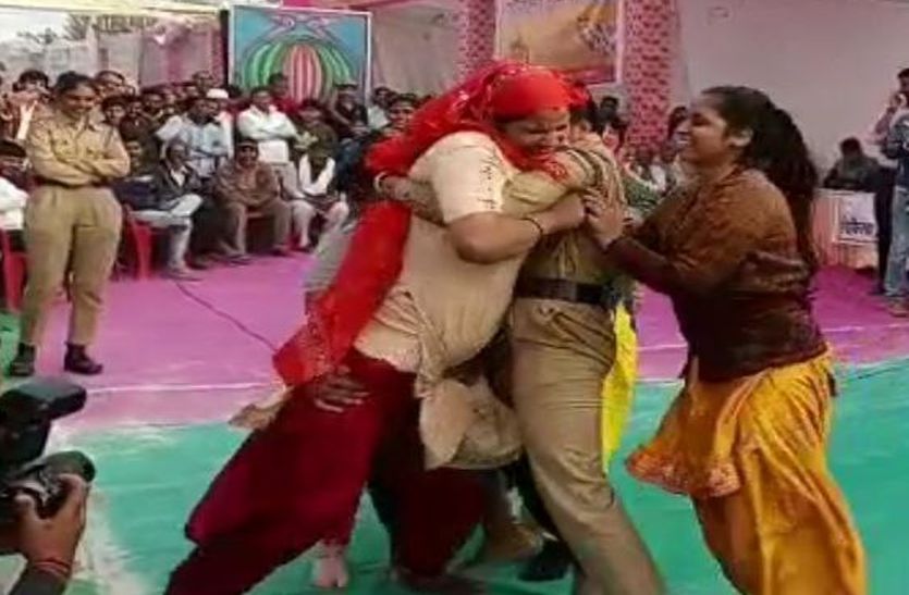 वीडियो : देखें महिलाओं की कबड्डी