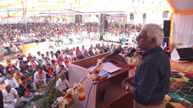 नीमच में सांसद और विधायक के साथ हुआ ऐसा कि बन गए चर्चा का विषय