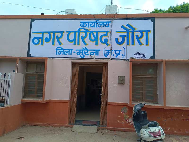 टैक्स अदा करने में रूचि नहीं दिखा रहे लोग