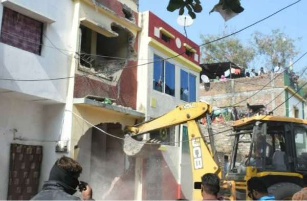  उज्जैन: एक दुकानदार का अवैध निर्माण तोड़ा