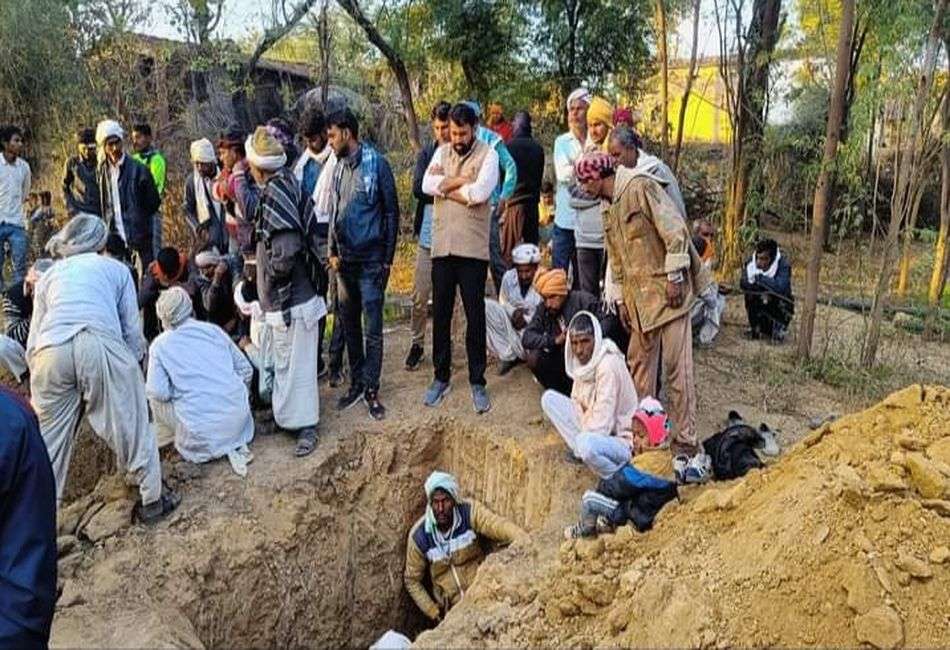 समझाइश पर पीडि़त पक्ष पोस्टमार्टम को हुआ राजी, हत्या सहित कई धाराओं में मुकदमा दर्ज