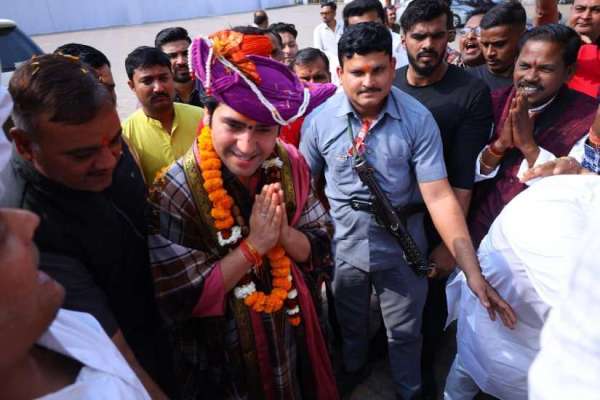 Bageshwar Maharaj Katha in Raipur