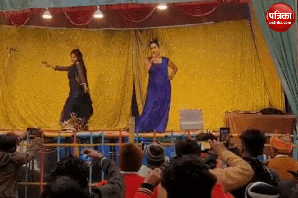 वीडियो: गोरक्षनाथ मंदिर परिसर में भोजपुरी गानों पर आर्केट्रा की डांसर ने किया अश्लील डांस