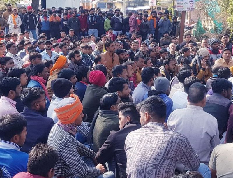 आरएसएस के कार्यकर्ता पर वर्ग विशेष द्वारा हमला करने के विरोध में नगर बंद करवाया