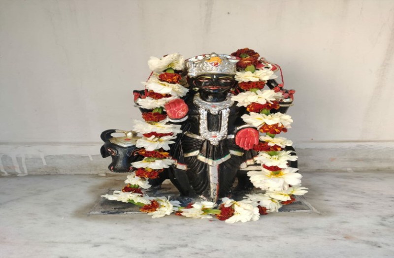 Shanidev: मकर को छोड़ कुंभ में प्रवेश करेंगे शनिदेव, ये राशि के जातक रहें सावधान