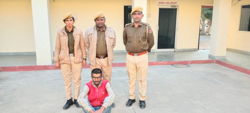 पुलिस से बचने के लिए गुजरात में बन गया मजदूर, 15 महीनों तक पुलिस को घुमाया