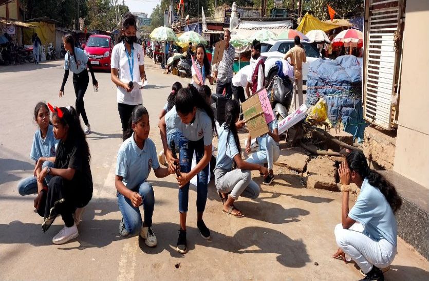 अब छात्राओं ने भी चलाया नशामुक्ति अभियान