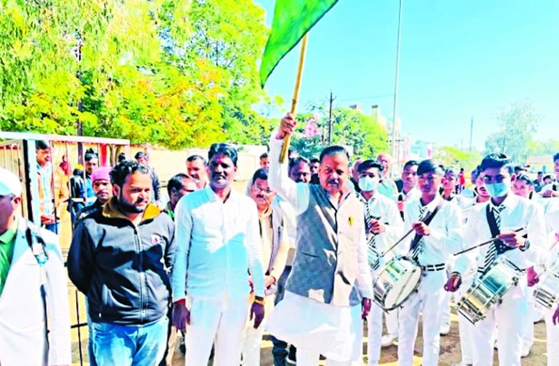 मशाल रैली नगर के मुख्य मार्गों से होते हुए वापस स्कूल मैदान पहुंचकर समाप्त हुई