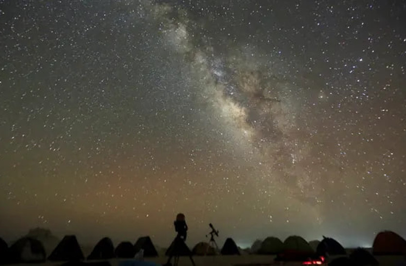 बढ़ता Light pollution तेजी से छीन रहा Stars की चमक, कम हो रहे 'तारे'