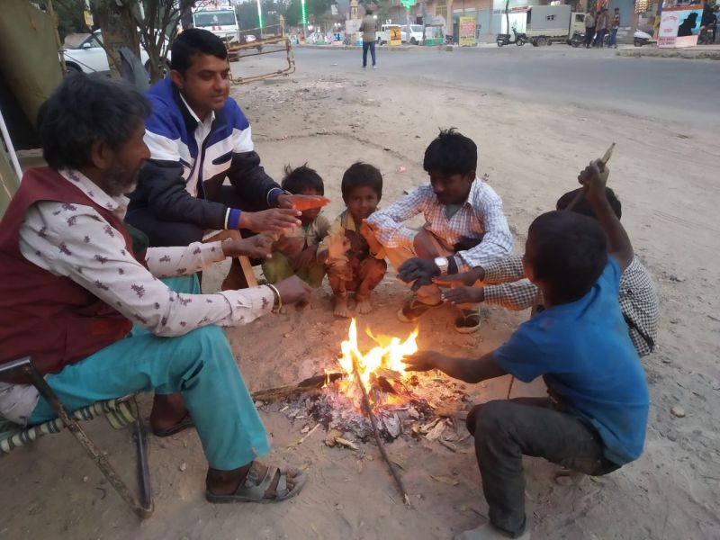 सर्द हवा ने छुड़ाई धूजणी, रात नहीं दिन ठंडा