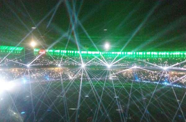 स्टेडियम में मैच समापन के बाद लेजर शो