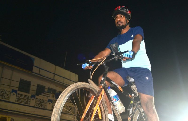 बस्तर के साइकिल बॉय आसिफ