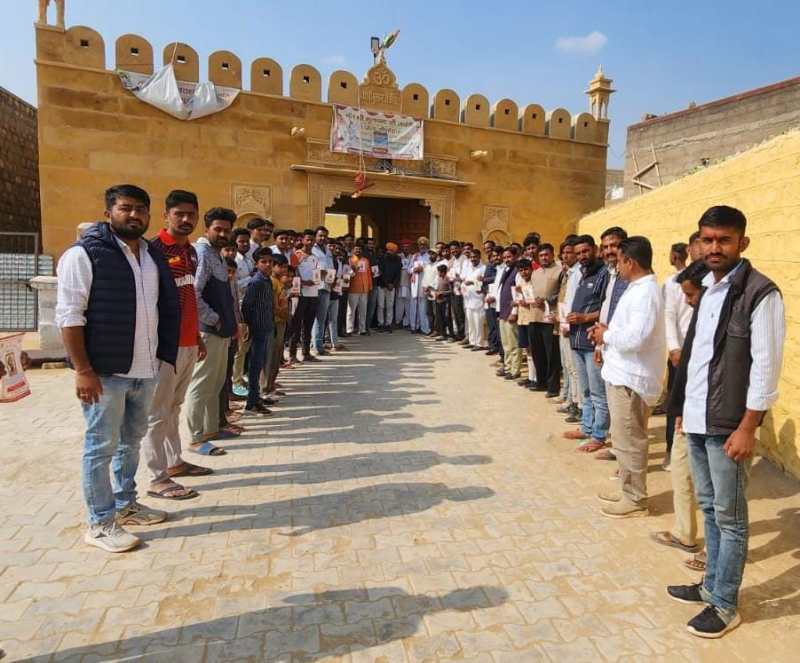 संपर्क यात्राएं हुई तेज, जगह-जगह हुआ स्वागत