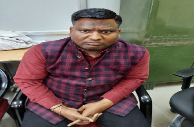 जयपुर में मां की पेंशन का भुगतान करने के लिए ली रिश्वत, हेरिटेज निगम का वरिष्ठ सहायक गिरफ्तार