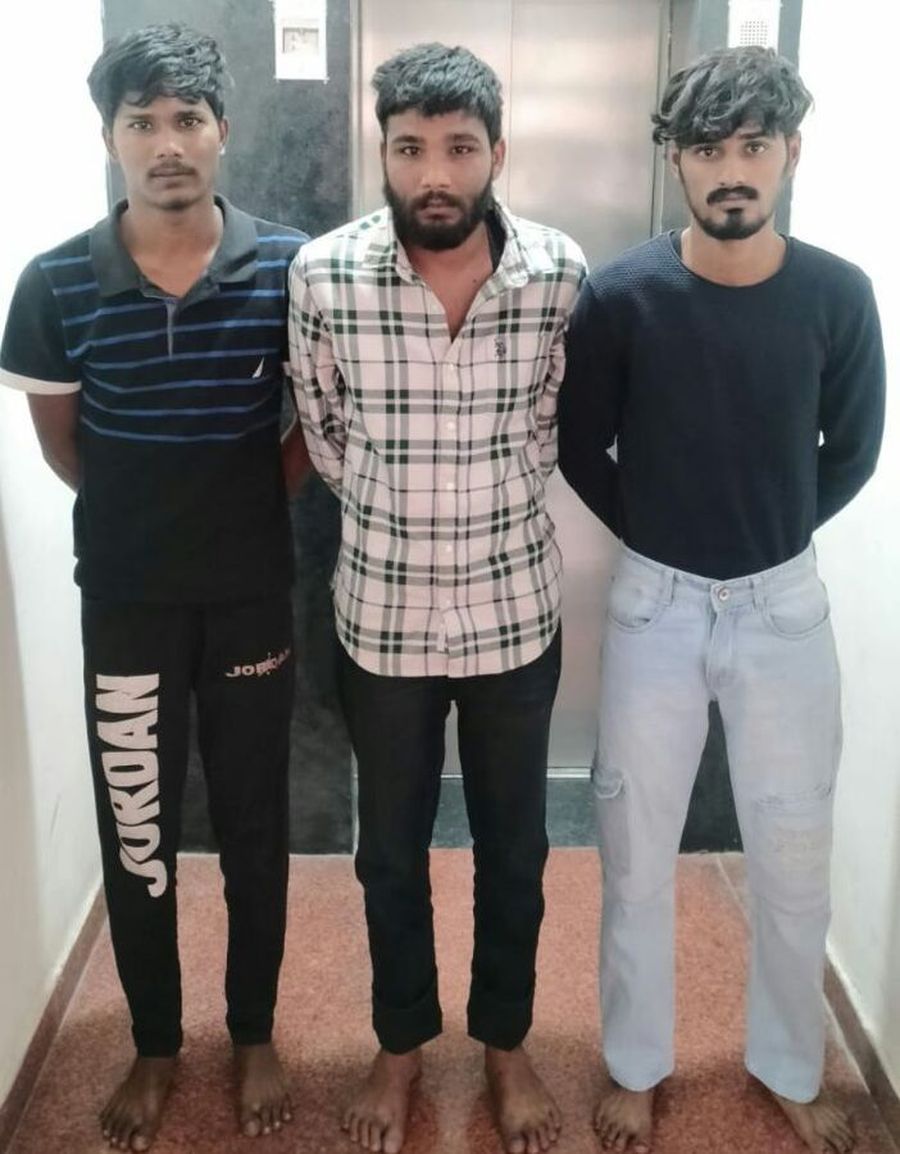 Attempt to murder : तलवाराें से युवक पर हमला, तीन आरोपी गिरफ्तार