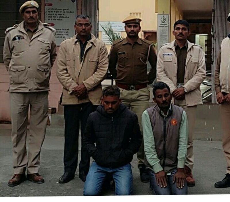 Theft and Burn : खिड़की से दुकान में घुसे, चोरी कर आग लगाई