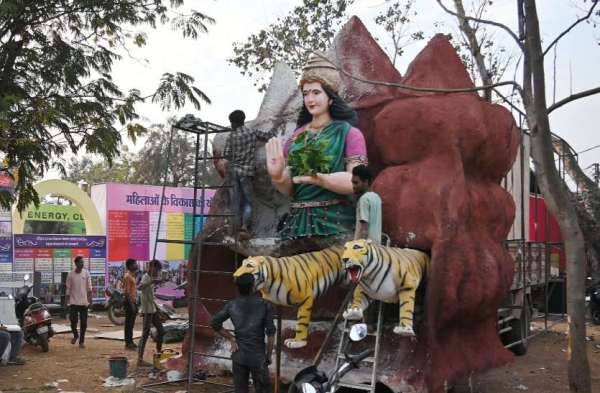 वनदेवी की आकृति 