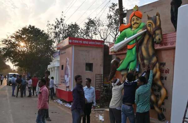 शहीद वीर नारायण की आकृति 