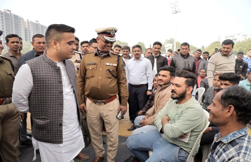 Gujarat : लोक दरबारों से ब्याज खोरी के खिलाफ की जा रही त्वरित कार्रवाई: मंत्री संघवी