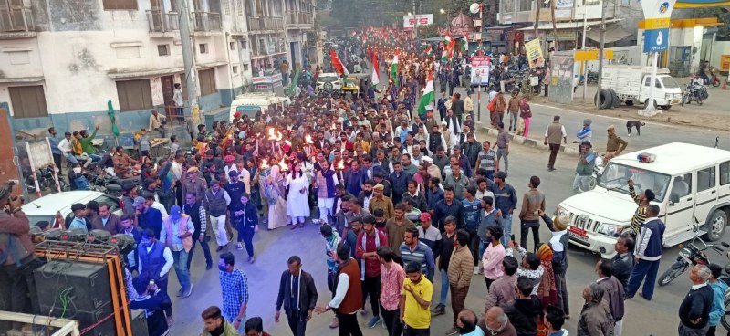 राजपथ के स्मारक की शैली में सिरोही में शहीद स्मारक का हुआ निर्माण, मशाल रैली में दिखा देशभक्ति का जज्बा