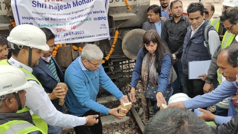 इलेक्ट्रीफिकेशन की जांच, बालोतरा-समदड़ी के बीच 33 किमी दौड़ा इलेक्ट्रिक इंजन