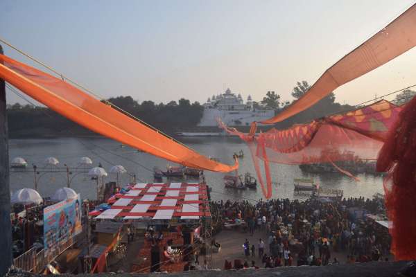 नर्मदा जॅयती पर आस्था के नजारे  