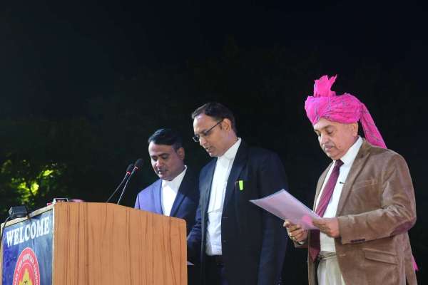 Chief Justice Rajasthan administered the oath to the newly elected officers of the Bar Association in the High Court