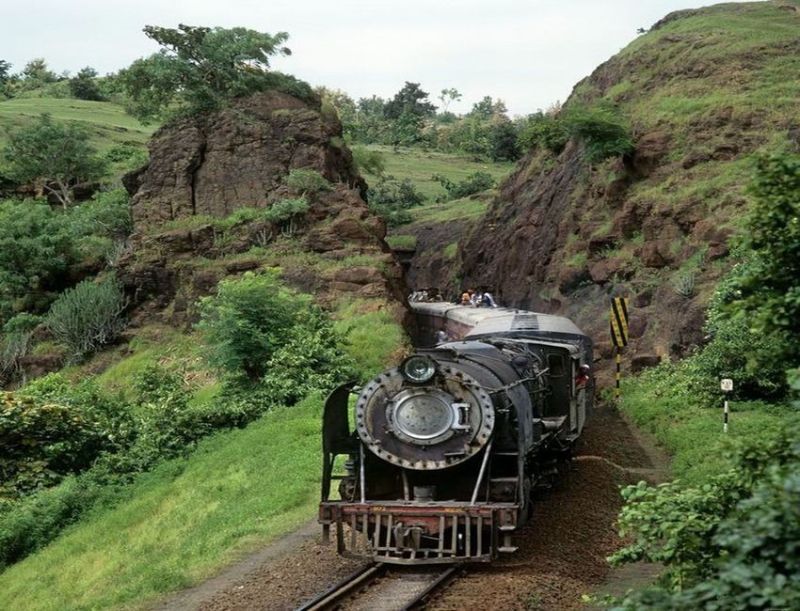 इतिहास के सफर पर निकली मीटरगेज