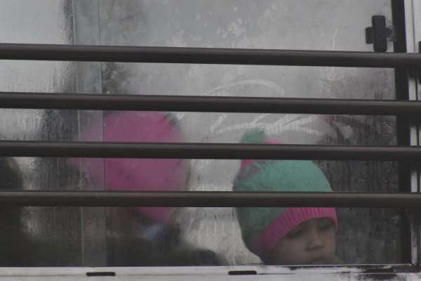 कोहरे के चलते हाइवे पर रेंगते रहे वाहन